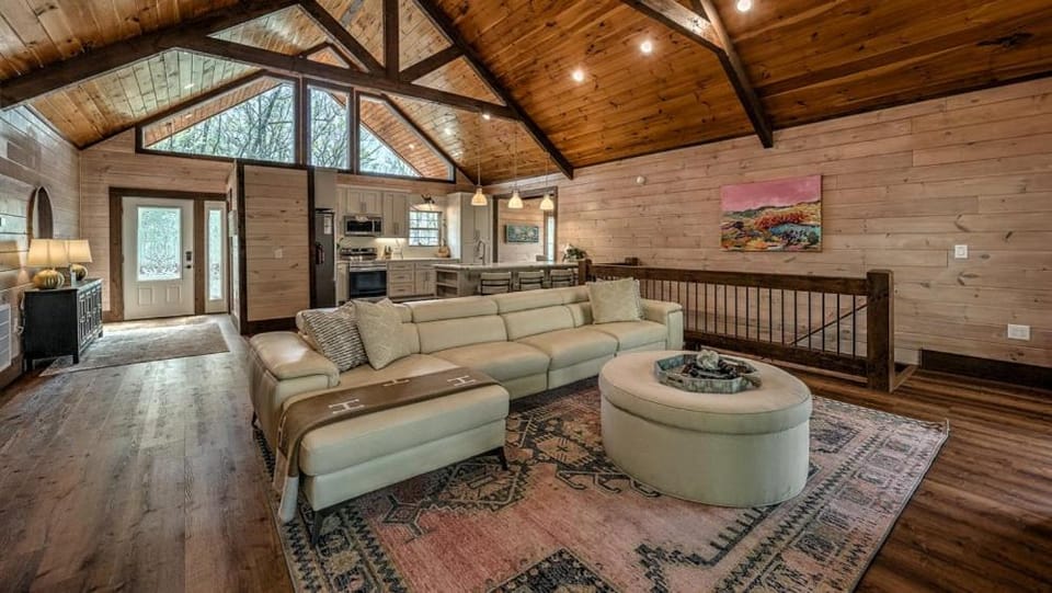 Cardinal Lodge House in Georgia