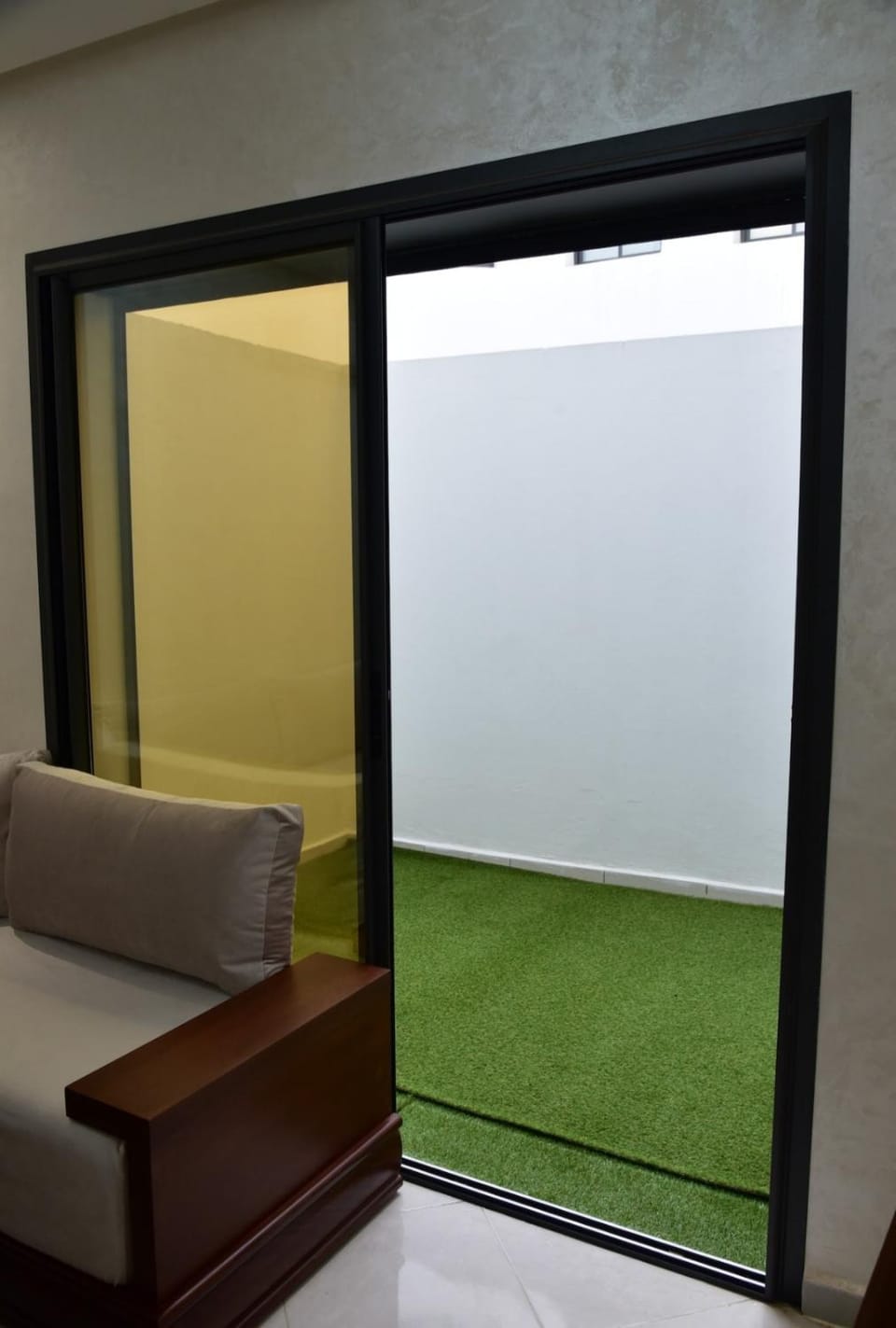 Patio, Living room