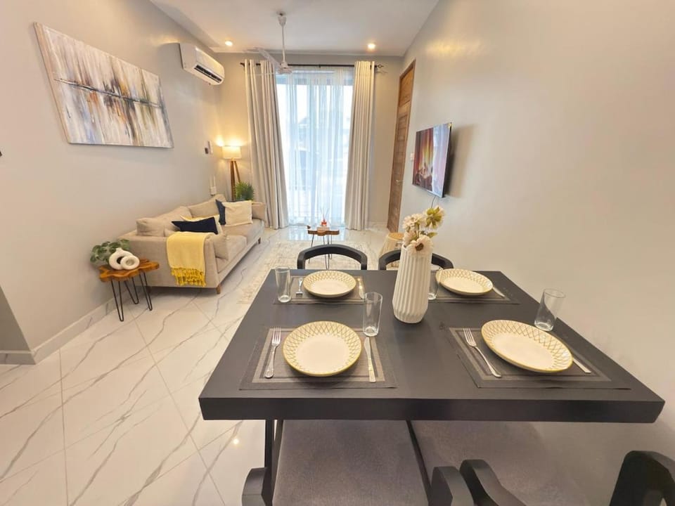 Living room, Seating area, Dining area