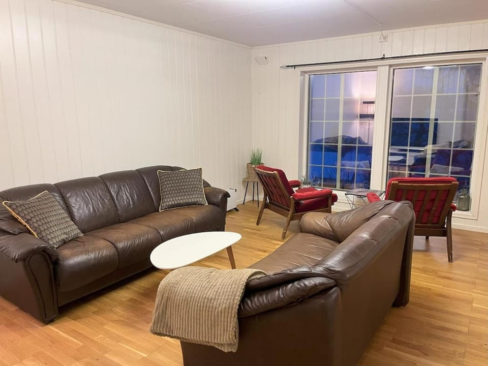 Kvaløya Seaview Apartment in Troms Og Finnmark