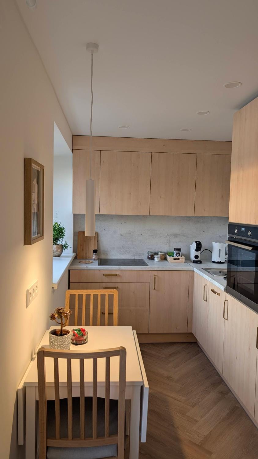 Dining area, kitchen