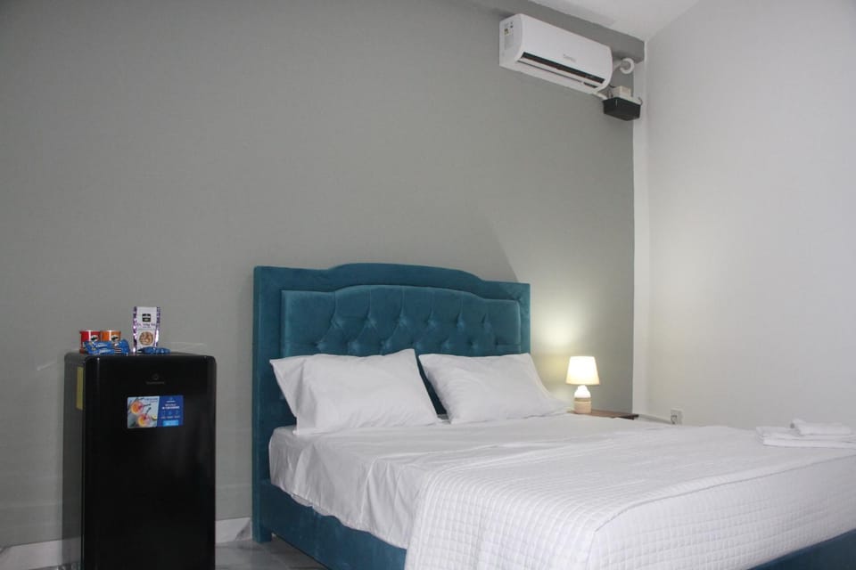 Bed, Photo of the whole room, Bedroom, air conditioner