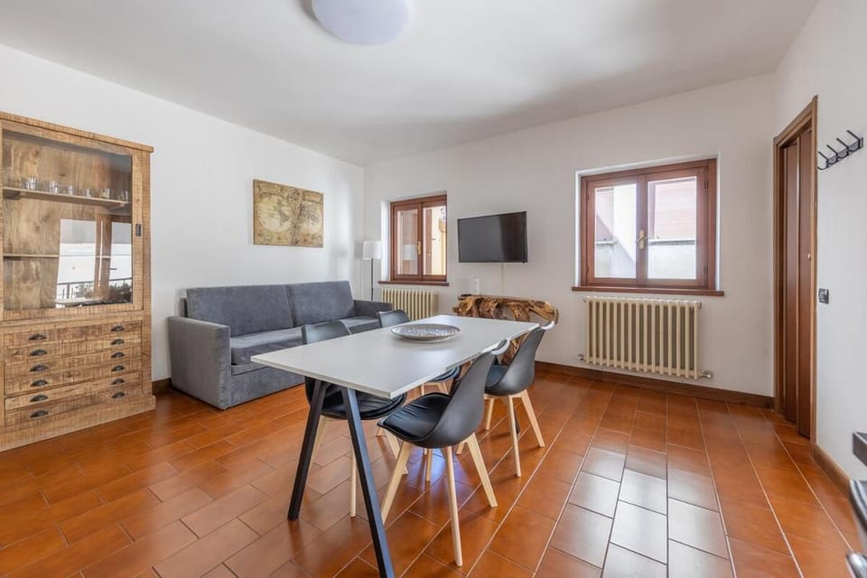 TV and multimedia, Living room, Seating area, Dining area, Evening entertainment, internet
