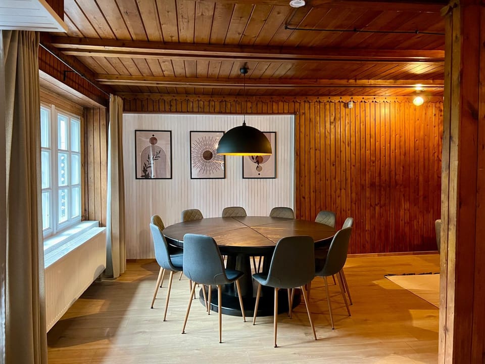 Living room, Seating area, Dining area