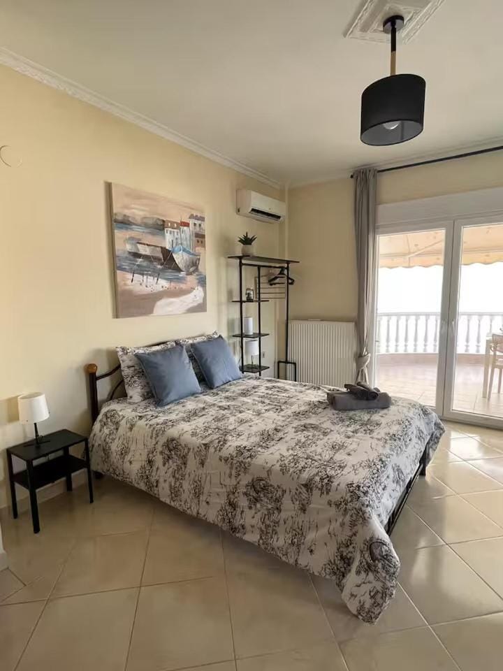 Bed, Photo of the whole room