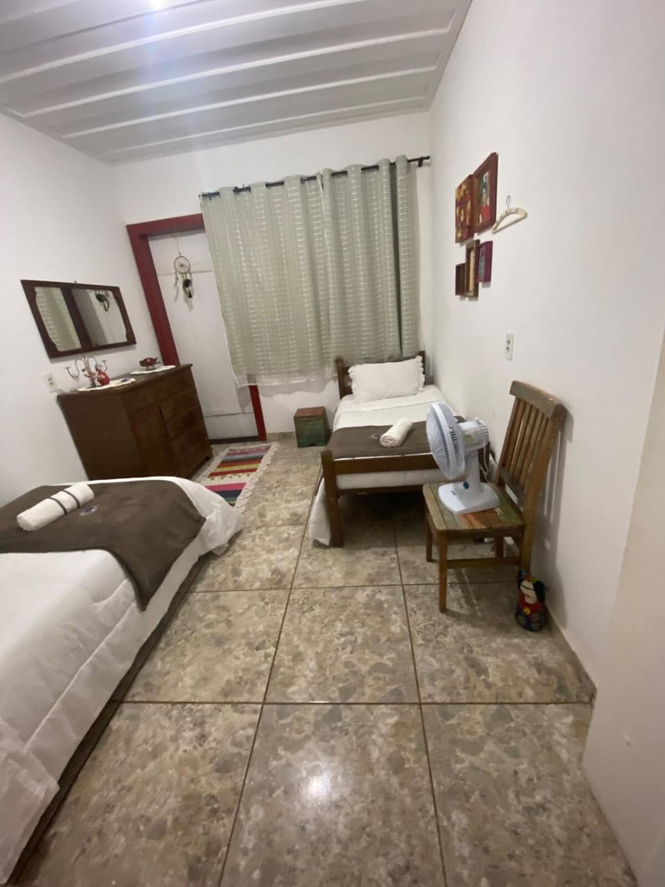Photo of the whole room, Bedroom, Pets, towels