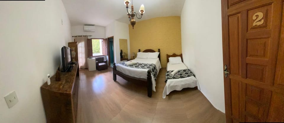 Communal lounge/ TV room, Bed, TV and multimedia, Photo of the whole room, Evening entertainment, Bedroom, wardrobe