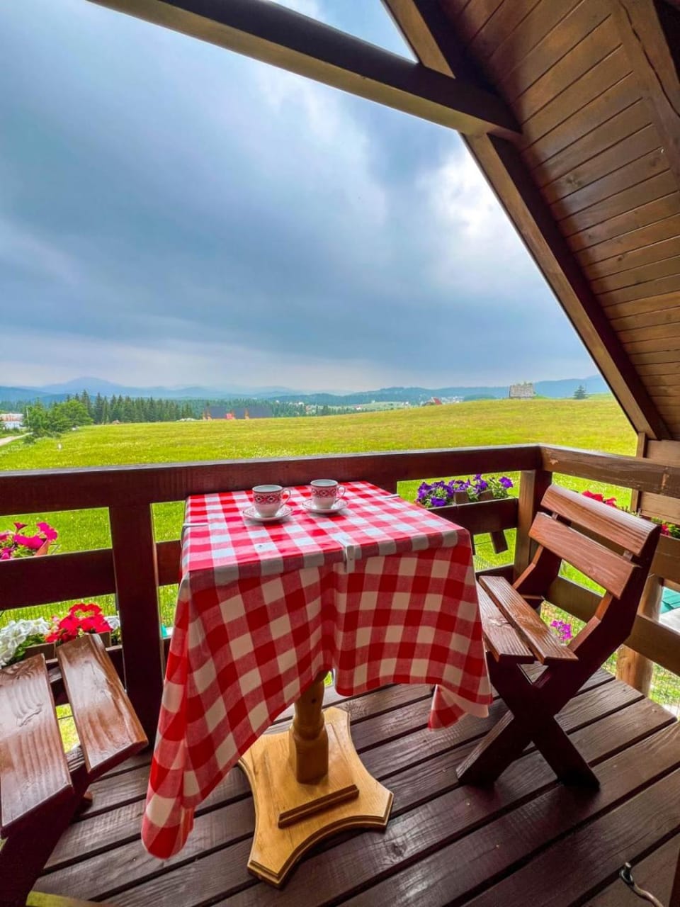 Mountain Viewpoint House in Montenegro