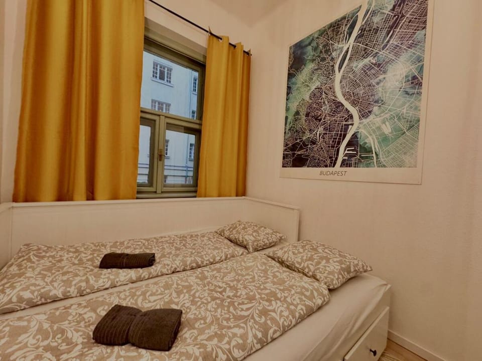 Azure Residence - Modern 2BR Apartment in Hungary
