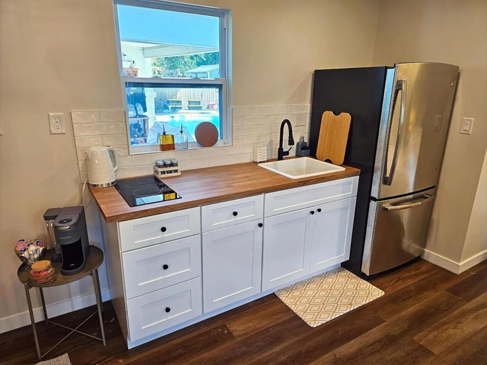 Kitchen or kitchenette