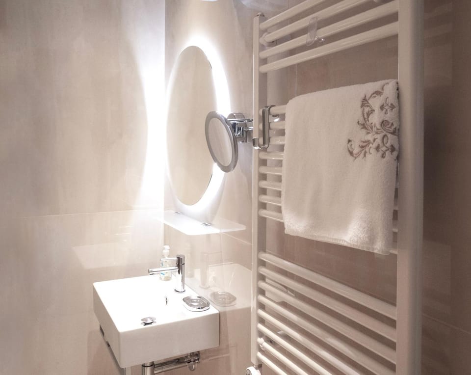 Pinia City Centre Modern Studio with Shared Bathroom Apartment in Ljubljana