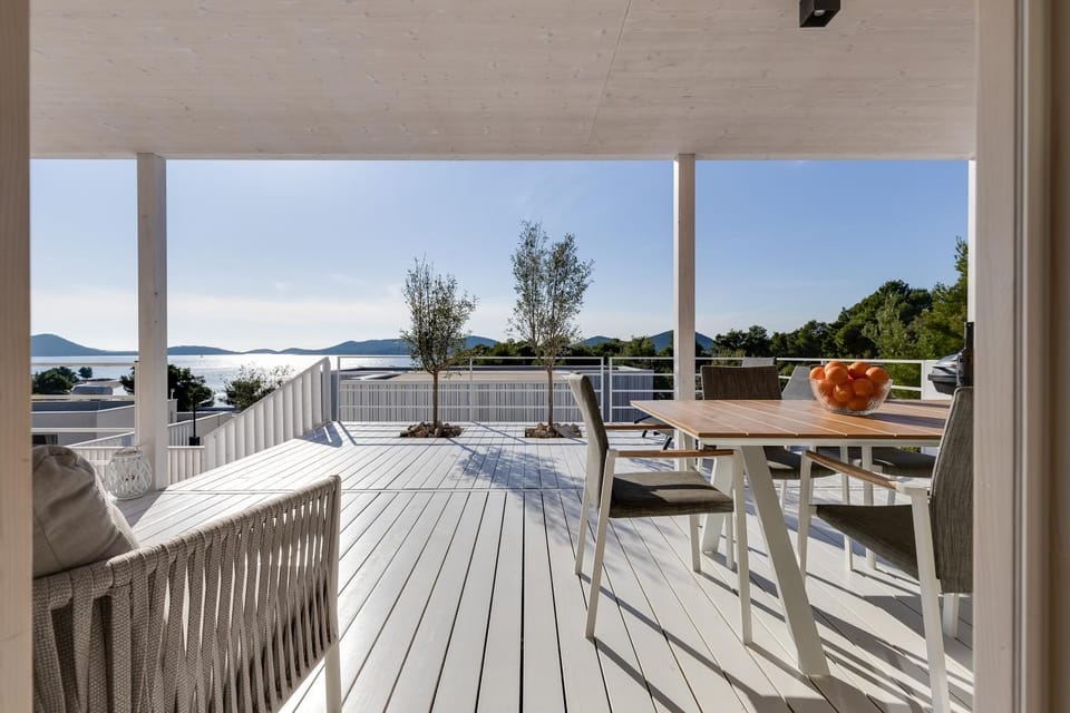 Patio, View (from property/room), Balcony/Terrace, Dining area, Mountain view, Sea view