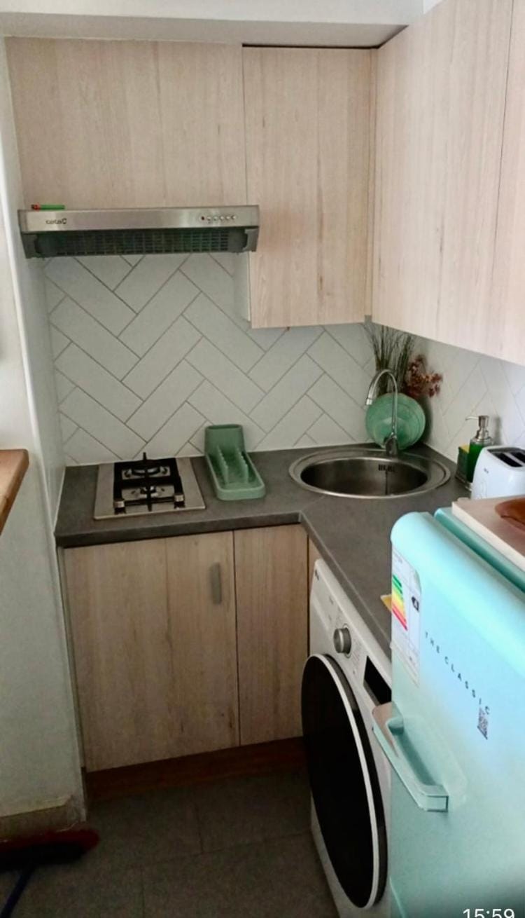 Kitchen or kitchenette, dishwasher