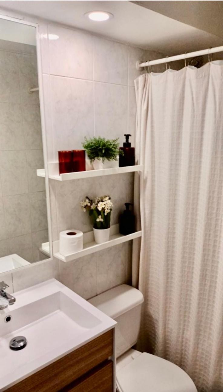 Bathroom, towels