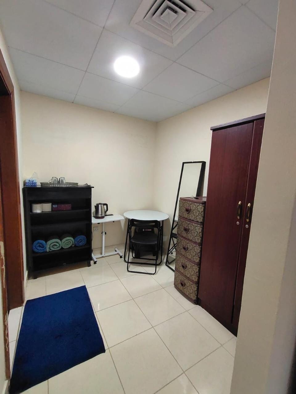 Regular Room with toilet for 6 person Apartment in Abu Dhabi