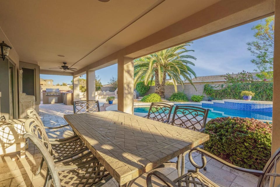 Luxe Pool BBQ & Backyard Paradise House in Goodyear