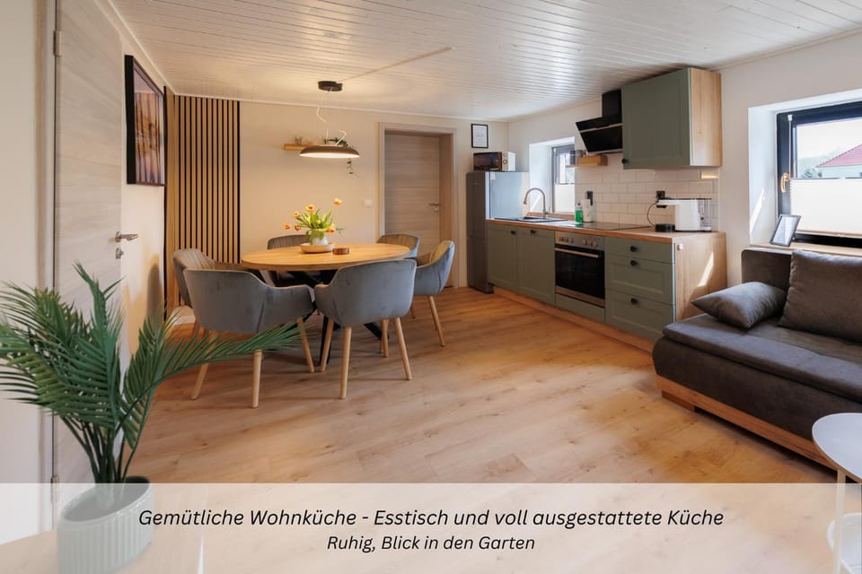 Kitchen or kitchenette, Living room, Seating area, Dining area, oven, pet friendly