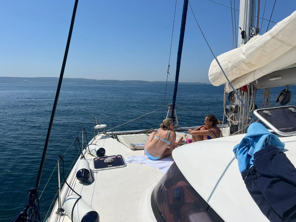 Principessa dei draghi Full Day and Night Experience Docked boat in Slovenia