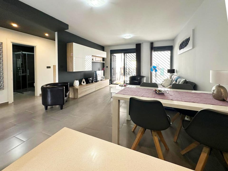 Oasis Beach nice ground floor bungalow overlooking the pool and garden Apartment in Vega Baja del Segura