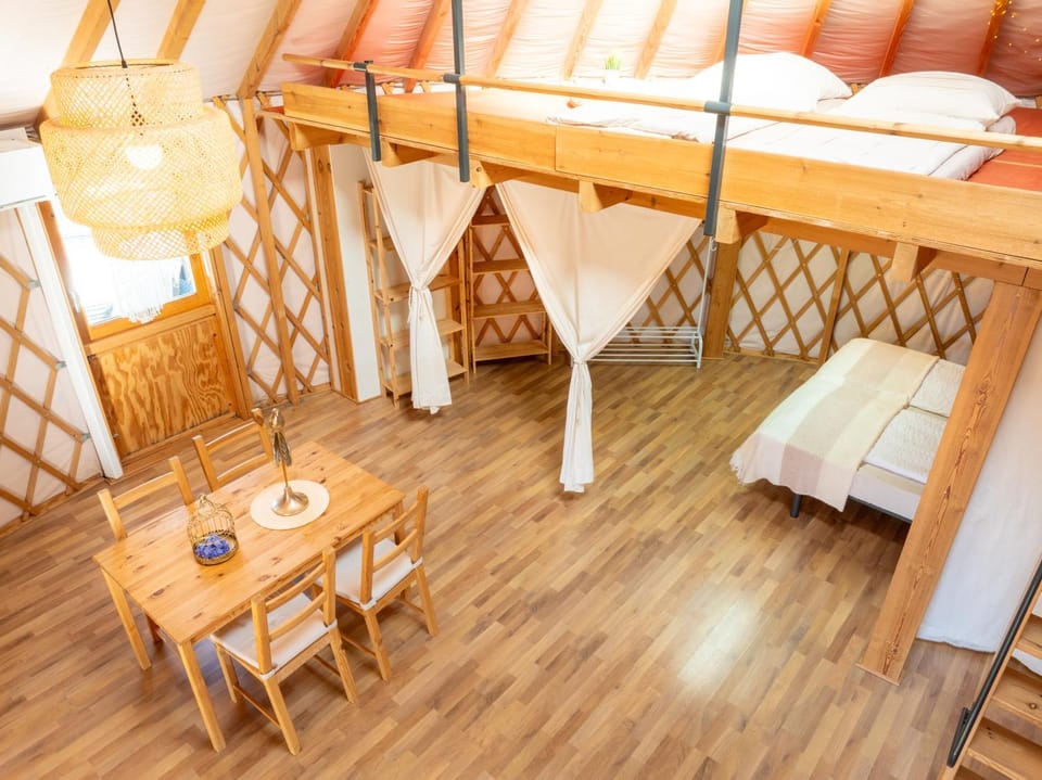 Bed, Photo of the whole room, Dining area, Bedroom