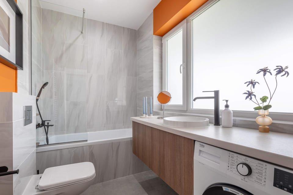 Shower, Toilet, Bathroom, Kitchen or kitchenette, Bath, washing machine