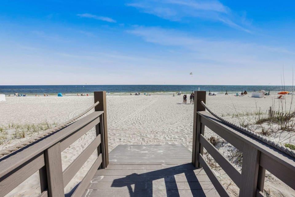 Whimsical Way 4 beds 4 baths NEW near Beach House in Gulf Shores