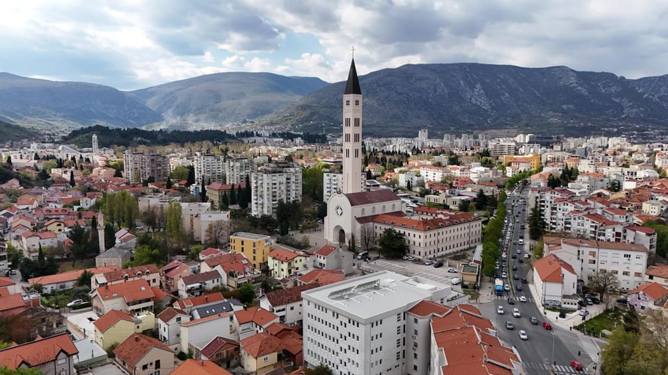 Nearby landmark, Location