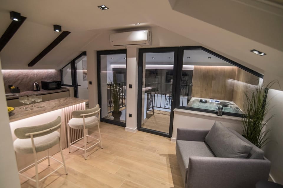 Kitchen or kitchenette, Living room, Photo of the whole room, Seating area, Dining area