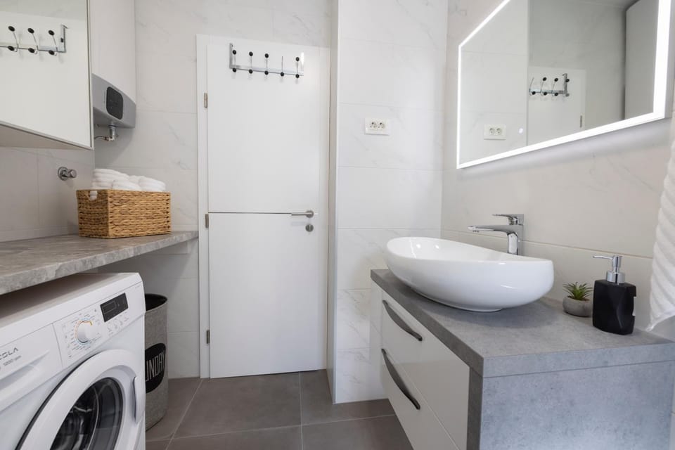 Bathroom, washing machine