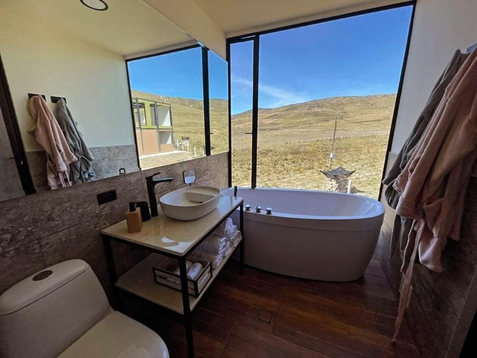 Bathroom, Mountain view, Bath, towels