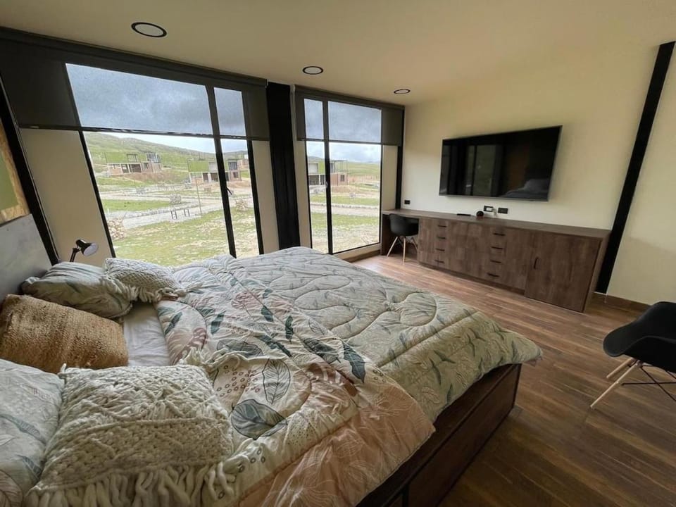 Photo of the whole room, Seating area, Bedroom