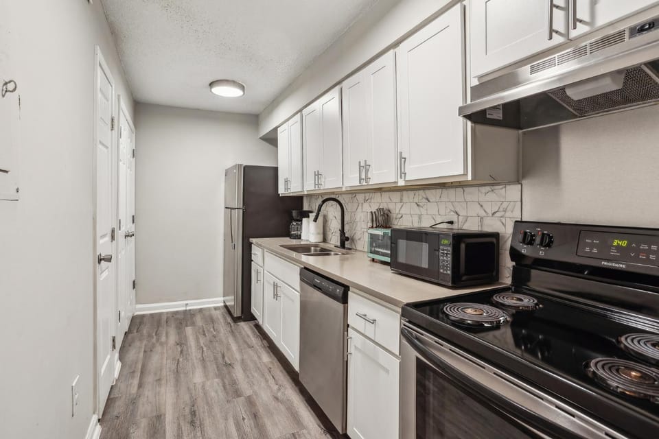 Crest at East Cobb 1832A I Spacious 1Bd 1 Bth Apartment in Marietta
