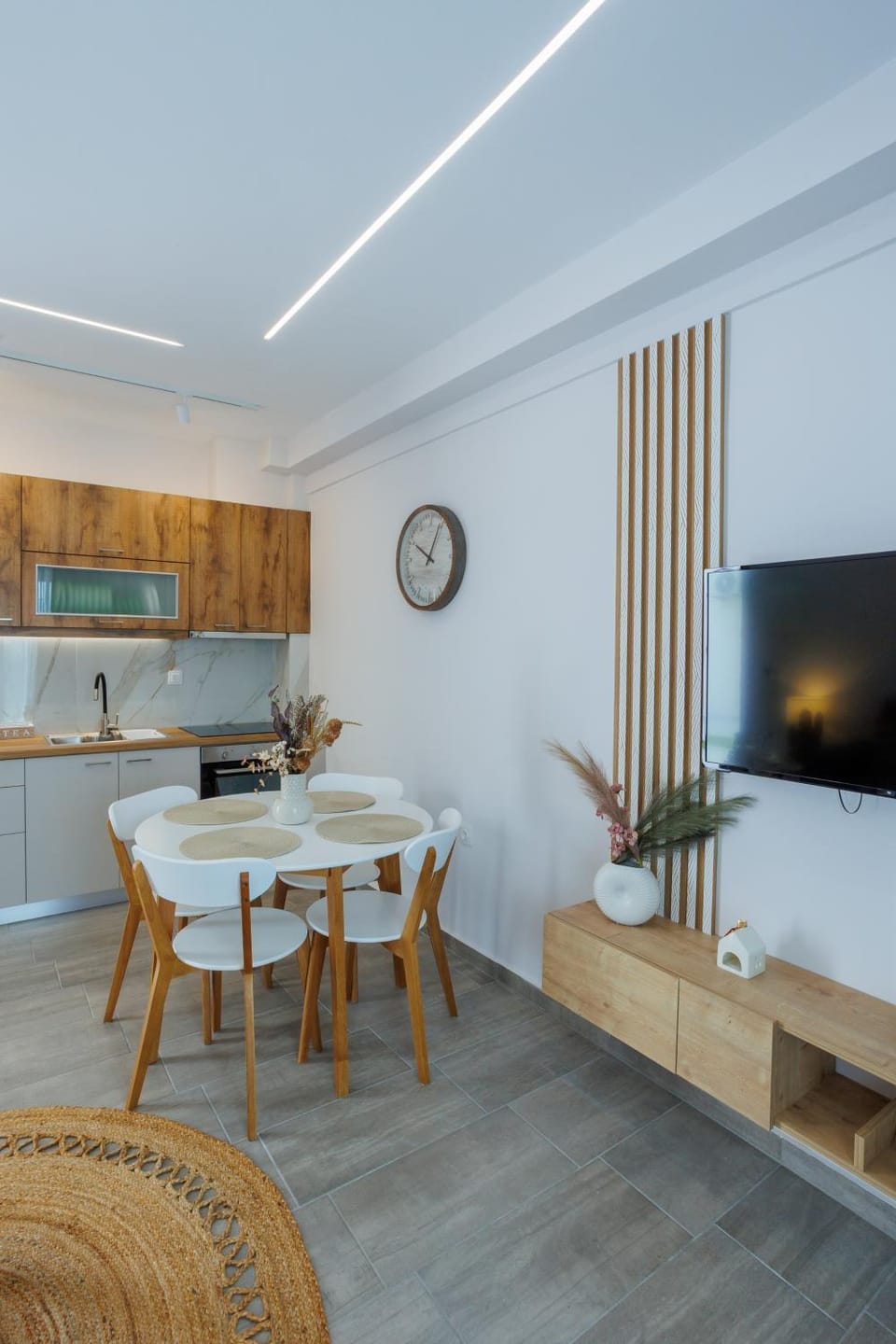 TV and multimedia, Kitchen or kitchenette, Dining area