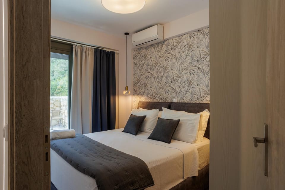 Bed, Bedroom, air conditioner