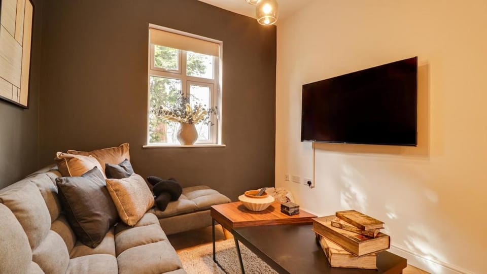 The Gate House-Wyndale Living- West Malvern Apartment in Malvern Hills District