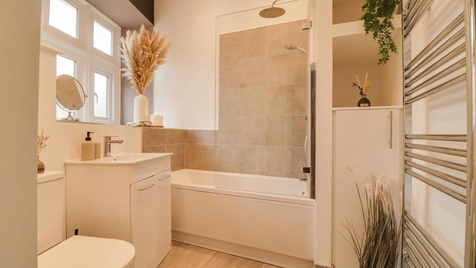 The Gate House-Wyndale Living- West Malvern Apartment in Malvern Hills District