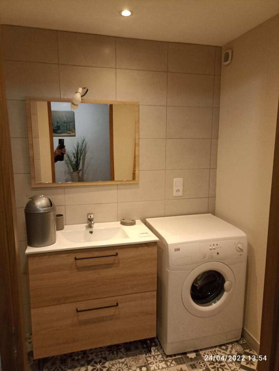 Bathroom, washing machine