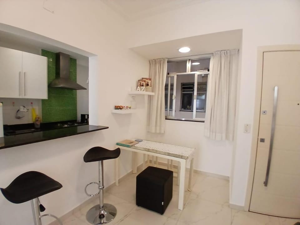 Apartamento lindo, 50 m2, Copacabana, Posto 4 Apartment in Rio de Janeiro