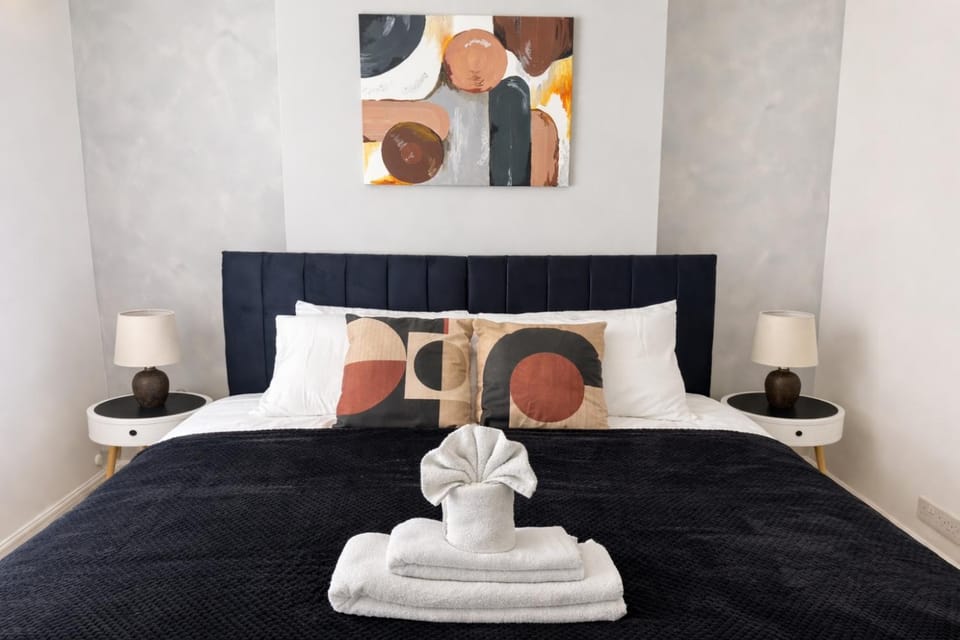 Bed, Decorative detail, Bedroom