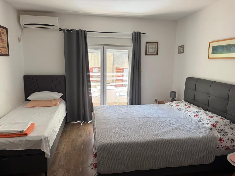 Quiet Studio Bečići Garage available 5 e per day Apartment in Budva Municipality