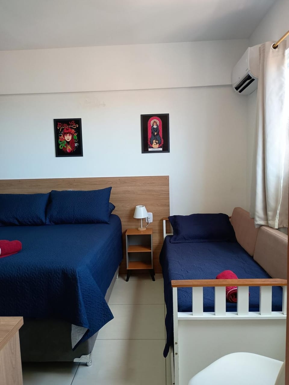 Bed, Photo of the whole room, Bedroom