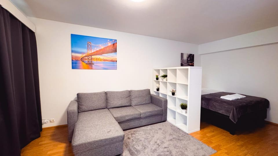Communal lounge/ TV room, Bed, TV and multimedia, Living room, Photo of the whole room, Seating area