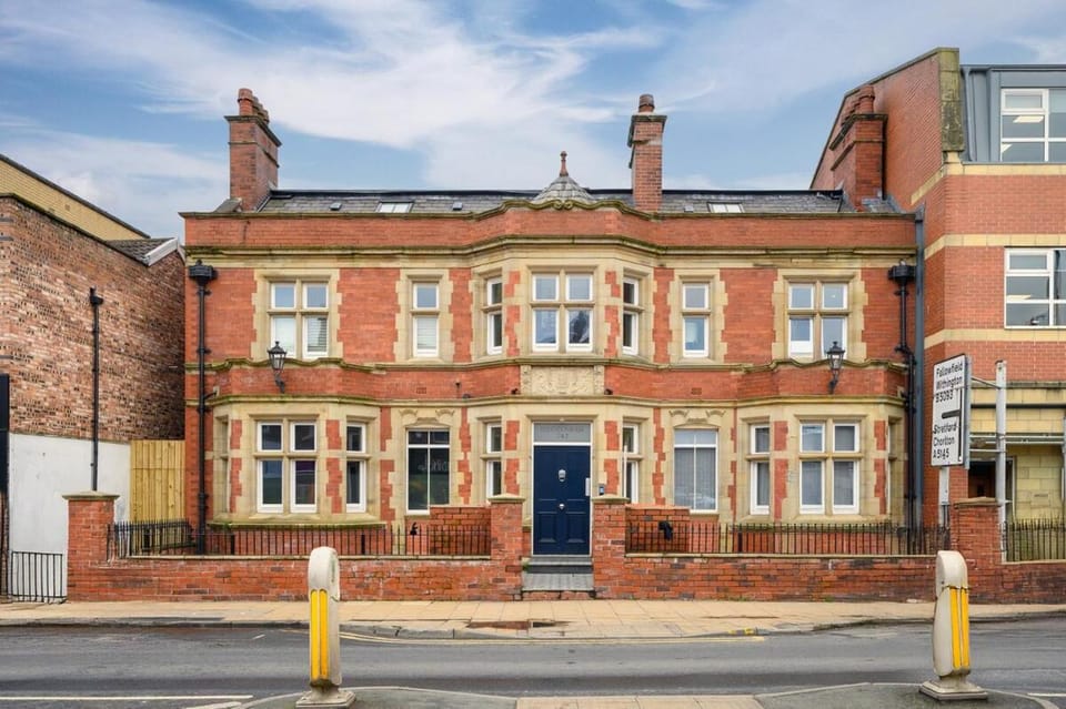 Luxury Apartment Heart of Didsbury Apartment in Manchester