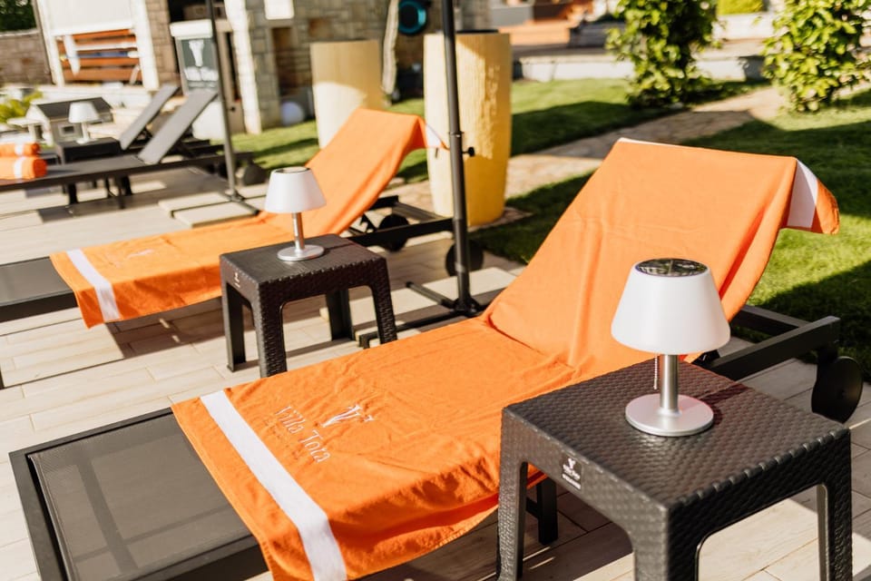 Garden, Swimming pool, Swimming pool