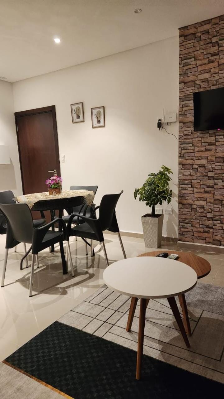 Communal lounge/ TV room, TV and multimedia, Seating area, Dining area