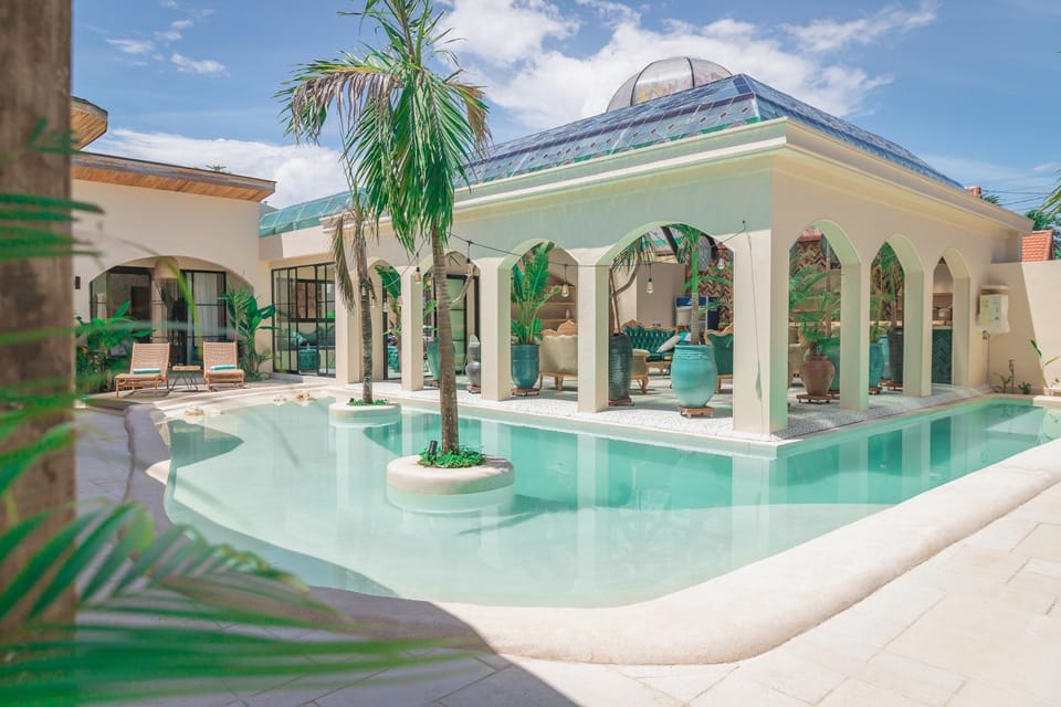 Swimming pool, Swimming pool