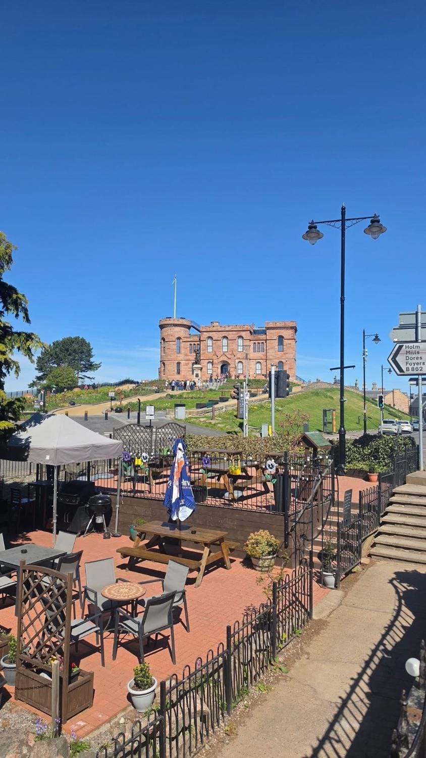 Stā by The Bridge, Inverness City Centre Apartment in Inverness