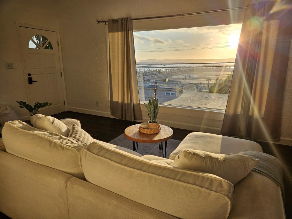 View (from property/room), Living room, Seating area