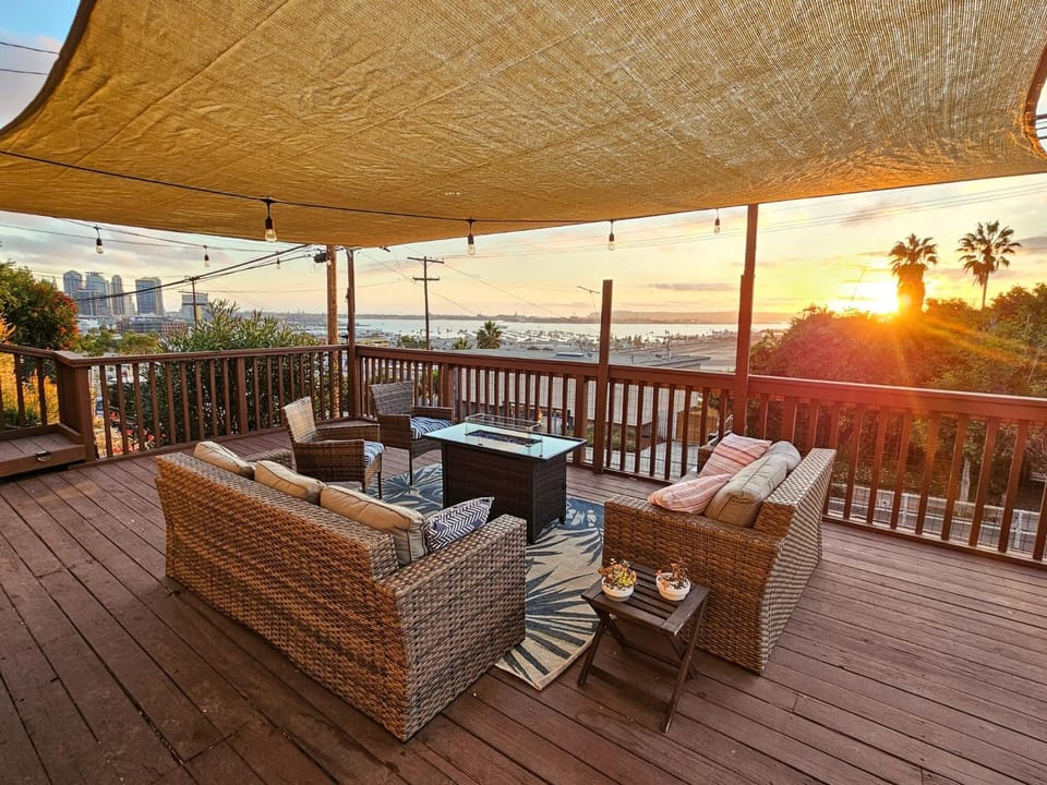 View (from property/room), Balcony/Terrace, Sunrise, Sunset