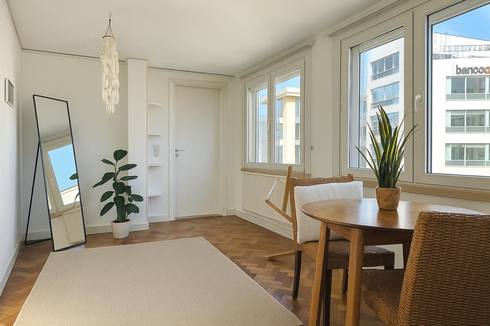 Seating area, Bedroom, wardrobe
